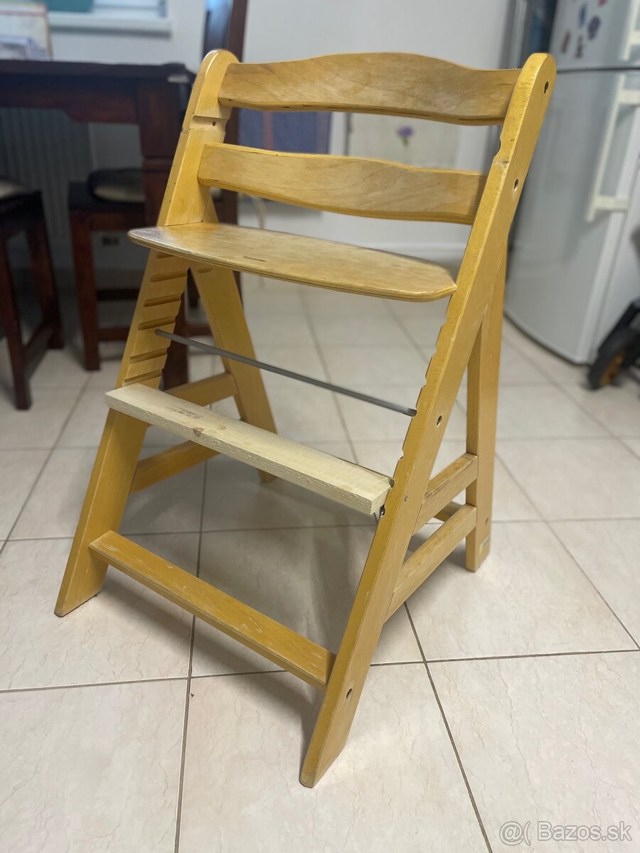 Detská jedalenska stolicka drevená
