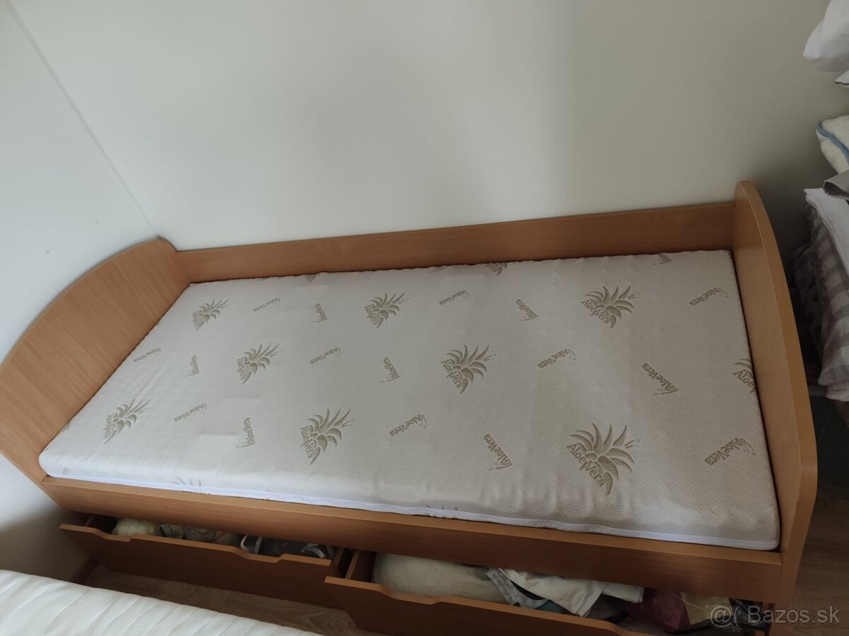Posteľ 90x200 cm + nový matrac
