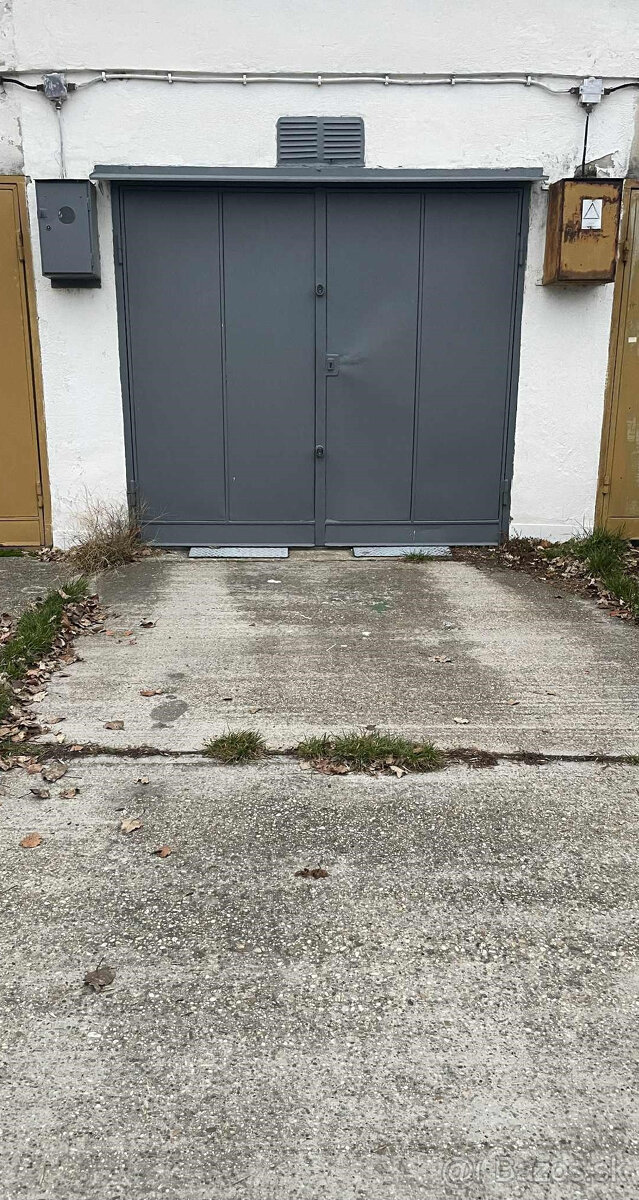 MH 282-Na predaj zrekonštruovaná garáž na II. sídlisku