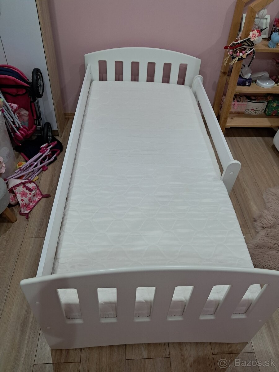 Detska postel