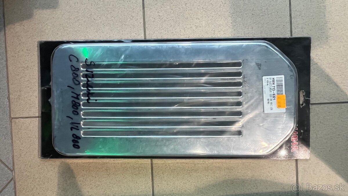 Kryt chladiča Suzuki C800, M800, VL800