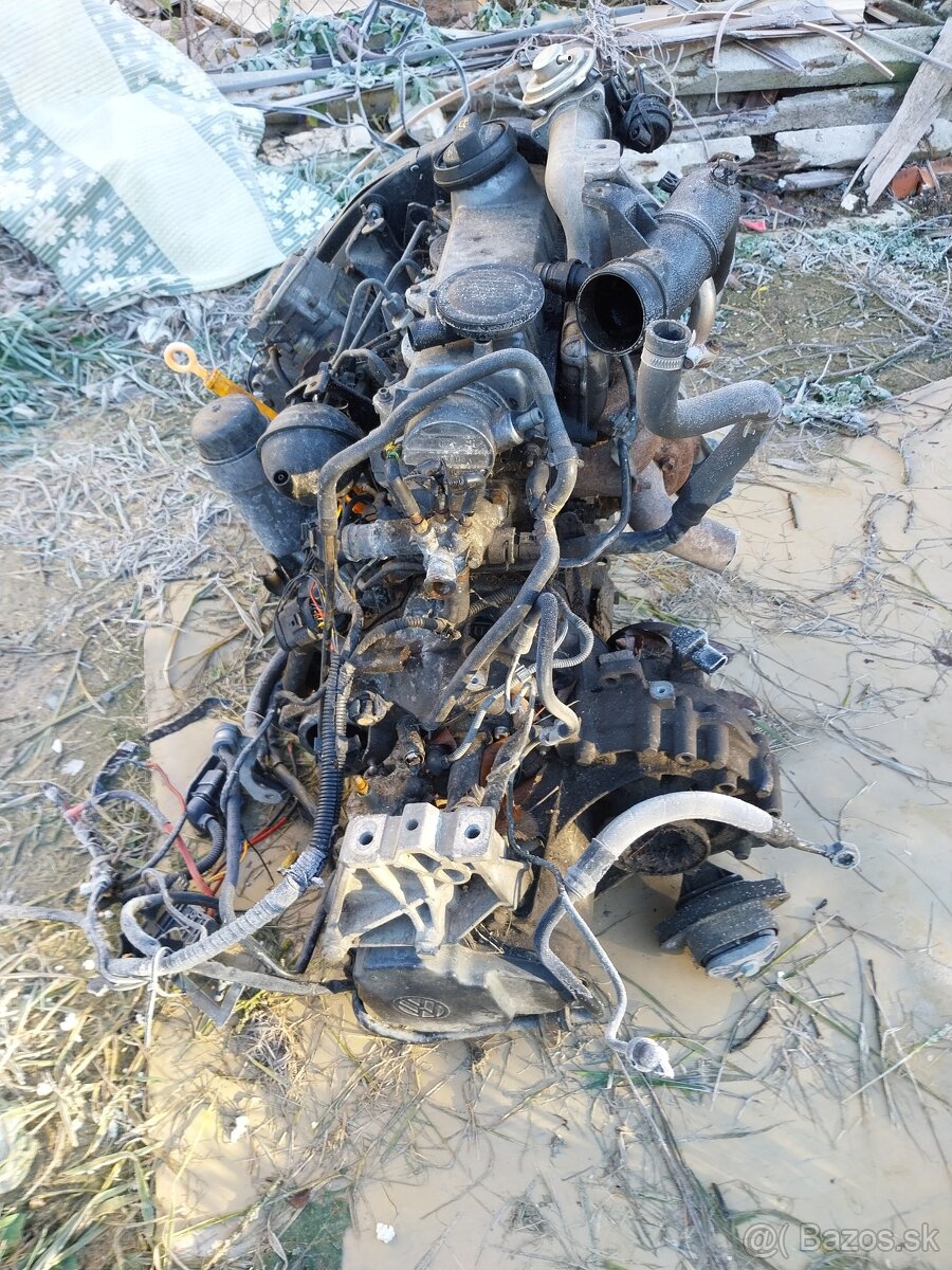 Predam motor octavia 1 1.9tdi