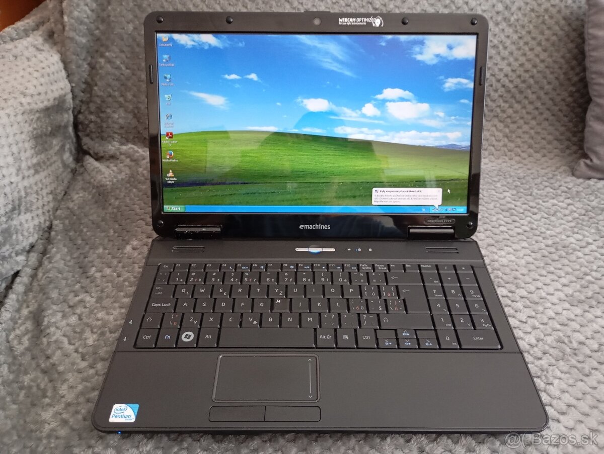 predám ACER EMACHINES E725 , WINDOWS XP 32bit