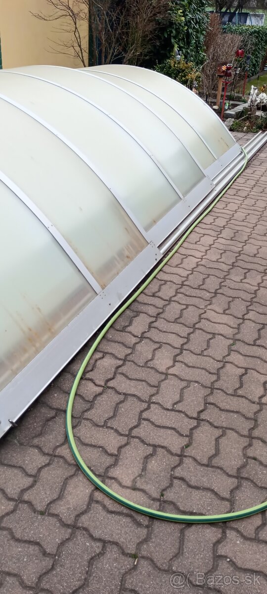 Prekrytie prestrešenie bazéna