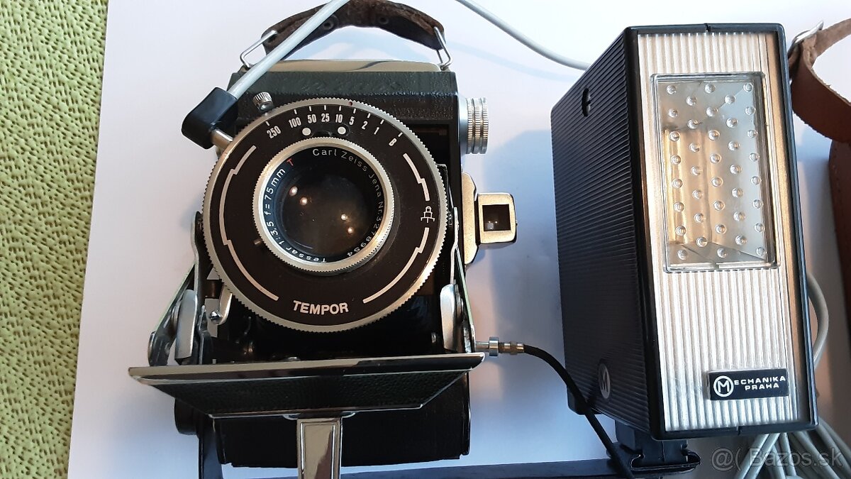 Fotoaparat Zeiss...