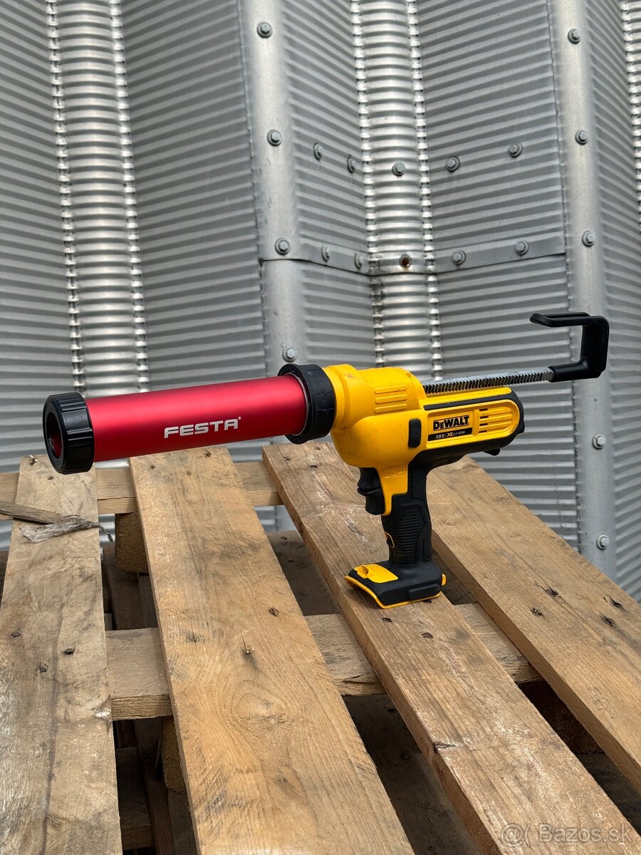 AKU vytlačná pištol Dewalt
