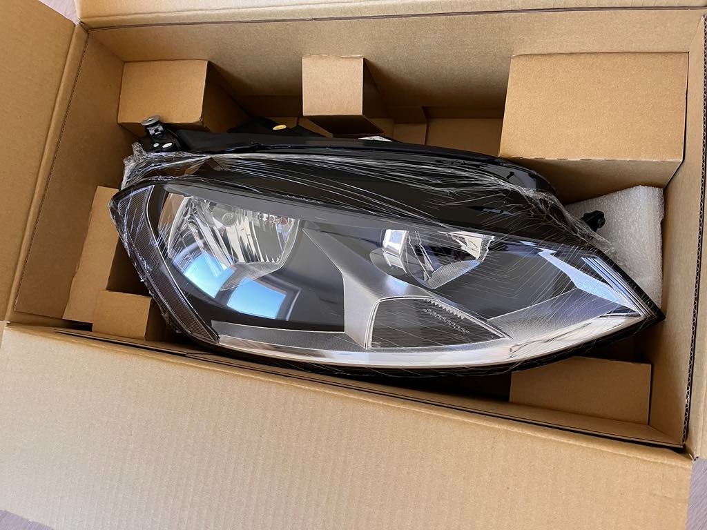 Predám predné svetlá Vw Golf 7