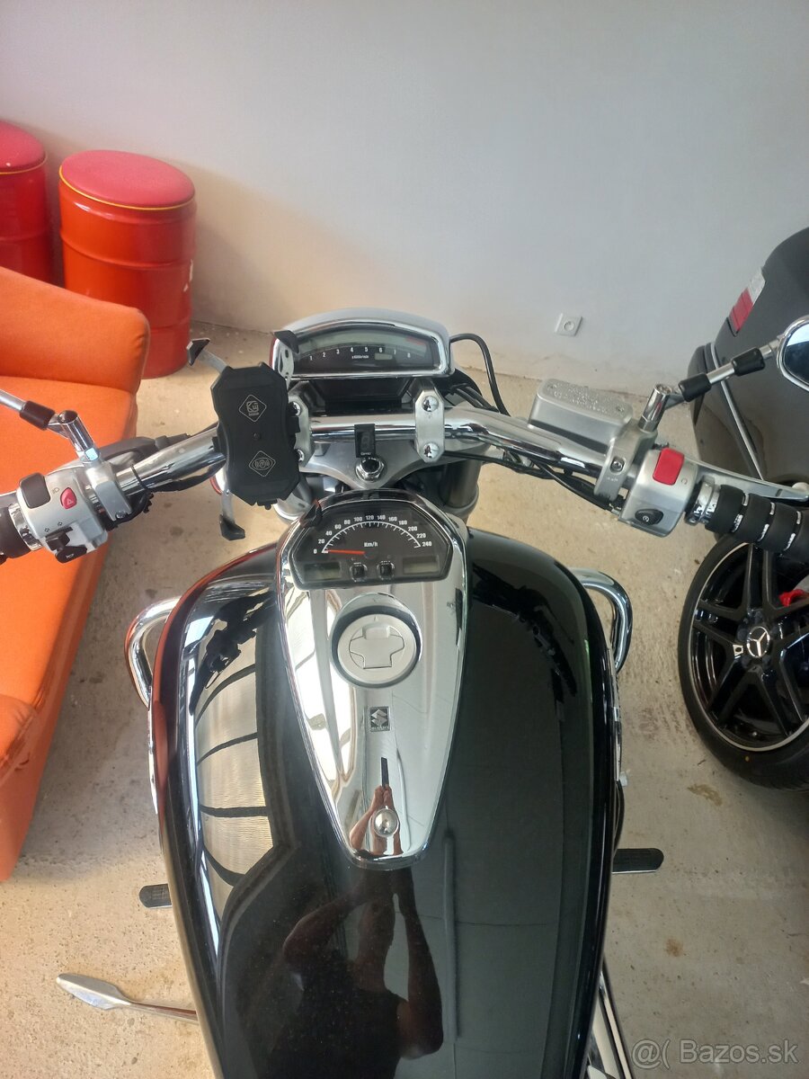 Suzuki vzr1800r