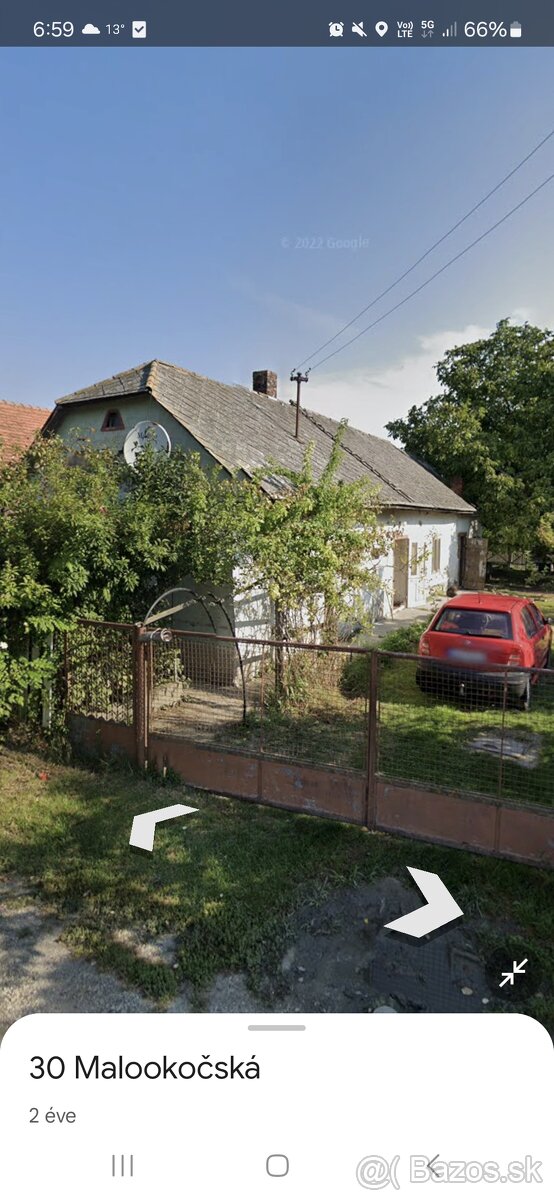 Dom v obci Okoč