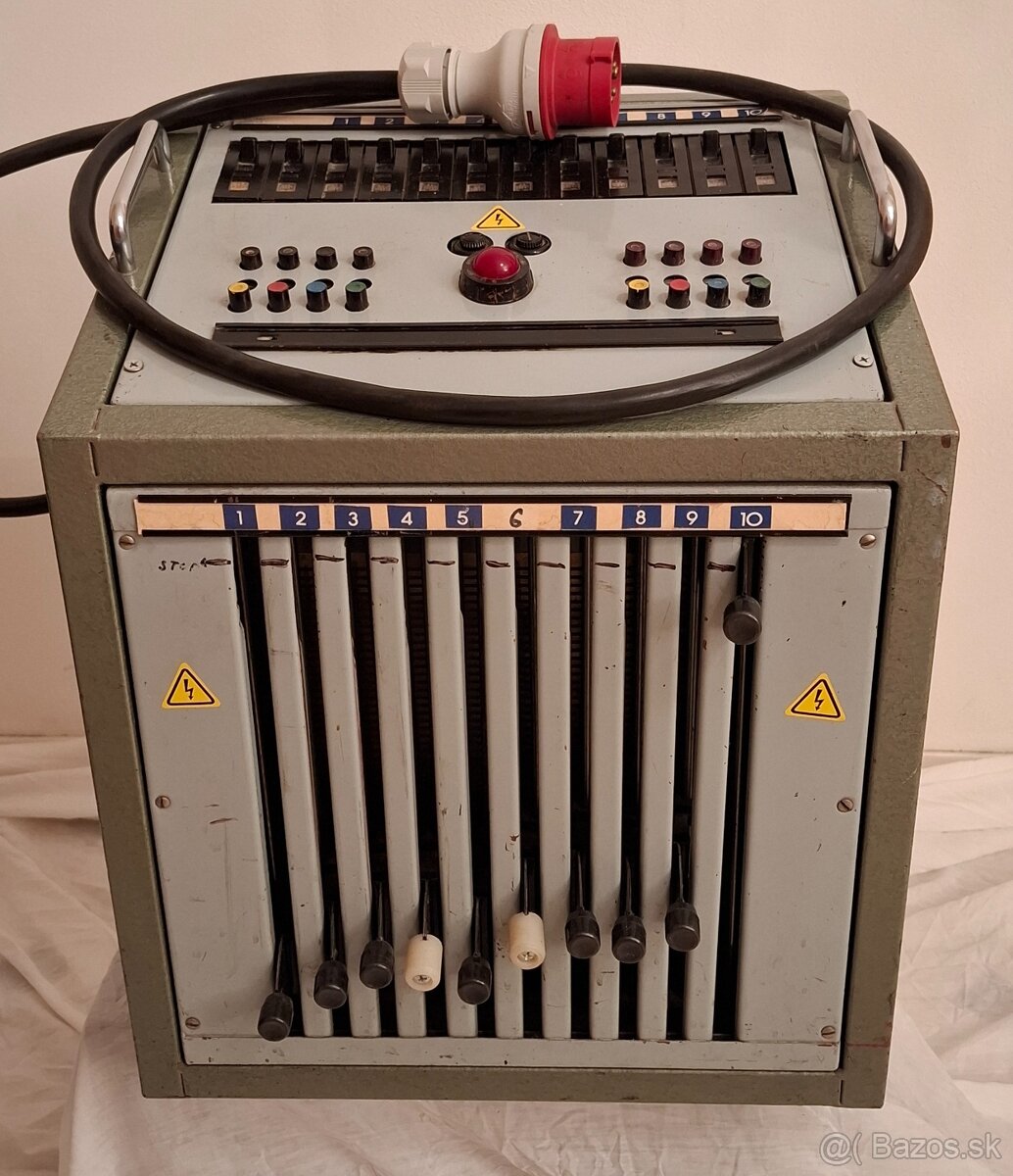 Retro divadelná technika z roku 1976, výrobné číslo 6, 1 kus