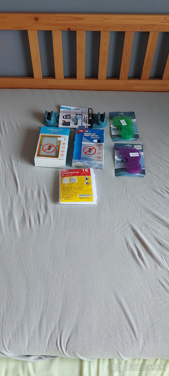 Sieťky na okná, držiak na metlu