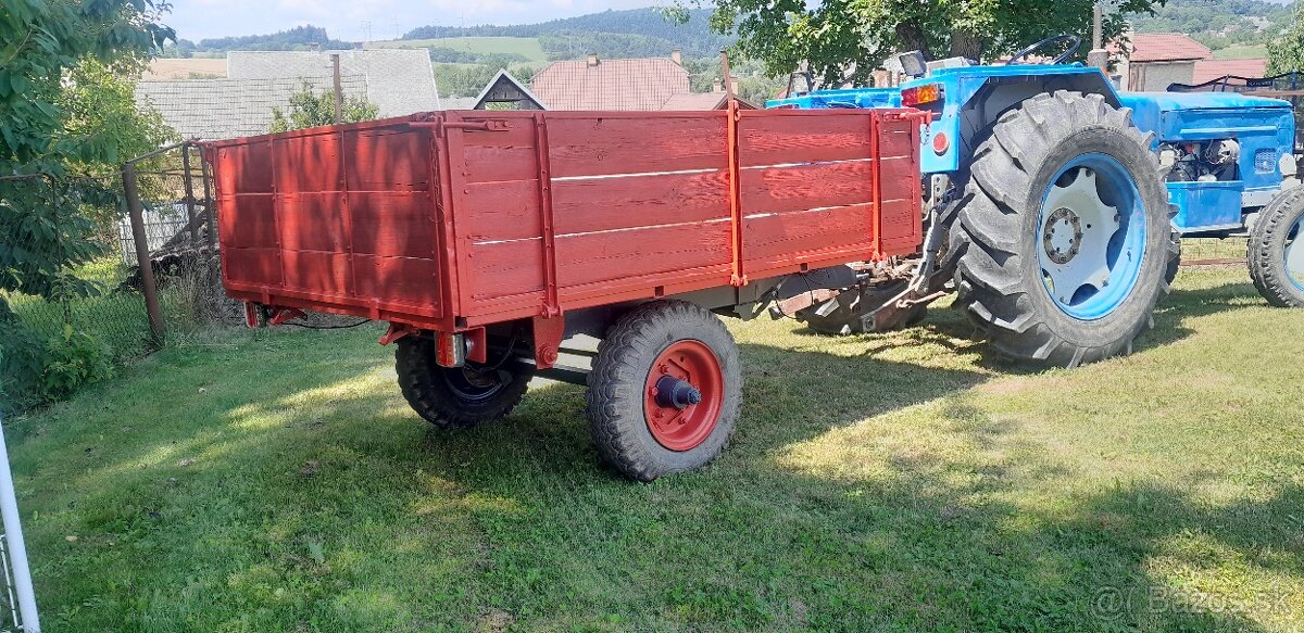 Vyklapacia vlecka