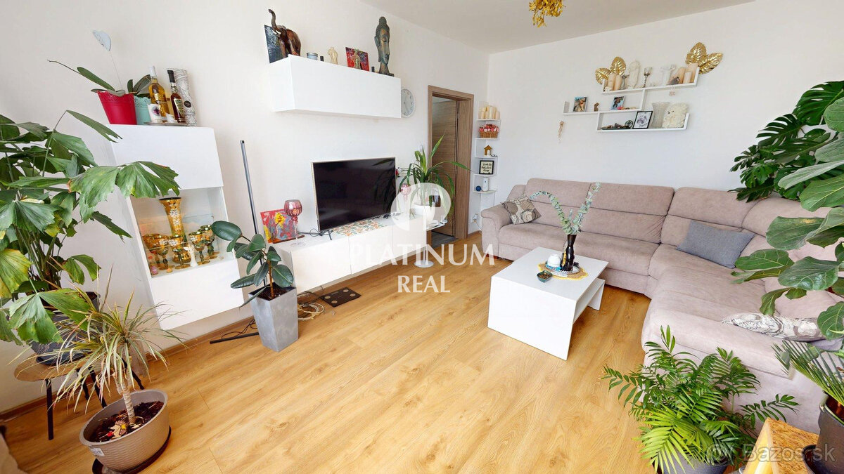 2-izbový, kompletne zrekonštruovaný, Dúbravka