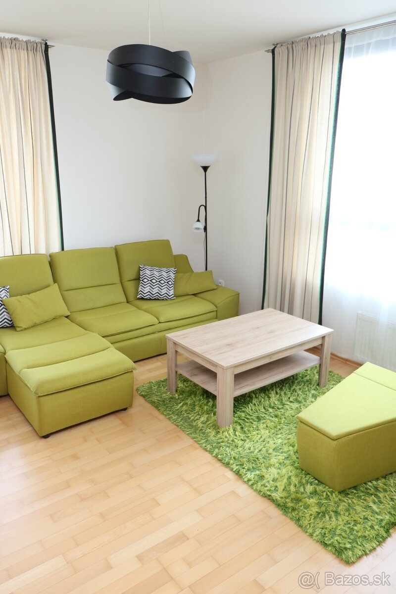 Znizena cena - PREDAM - Rozkladací gauč