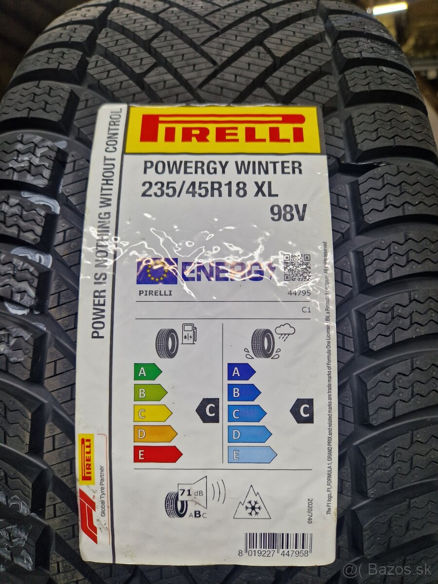 Pirelli 235/45 R18 zimne