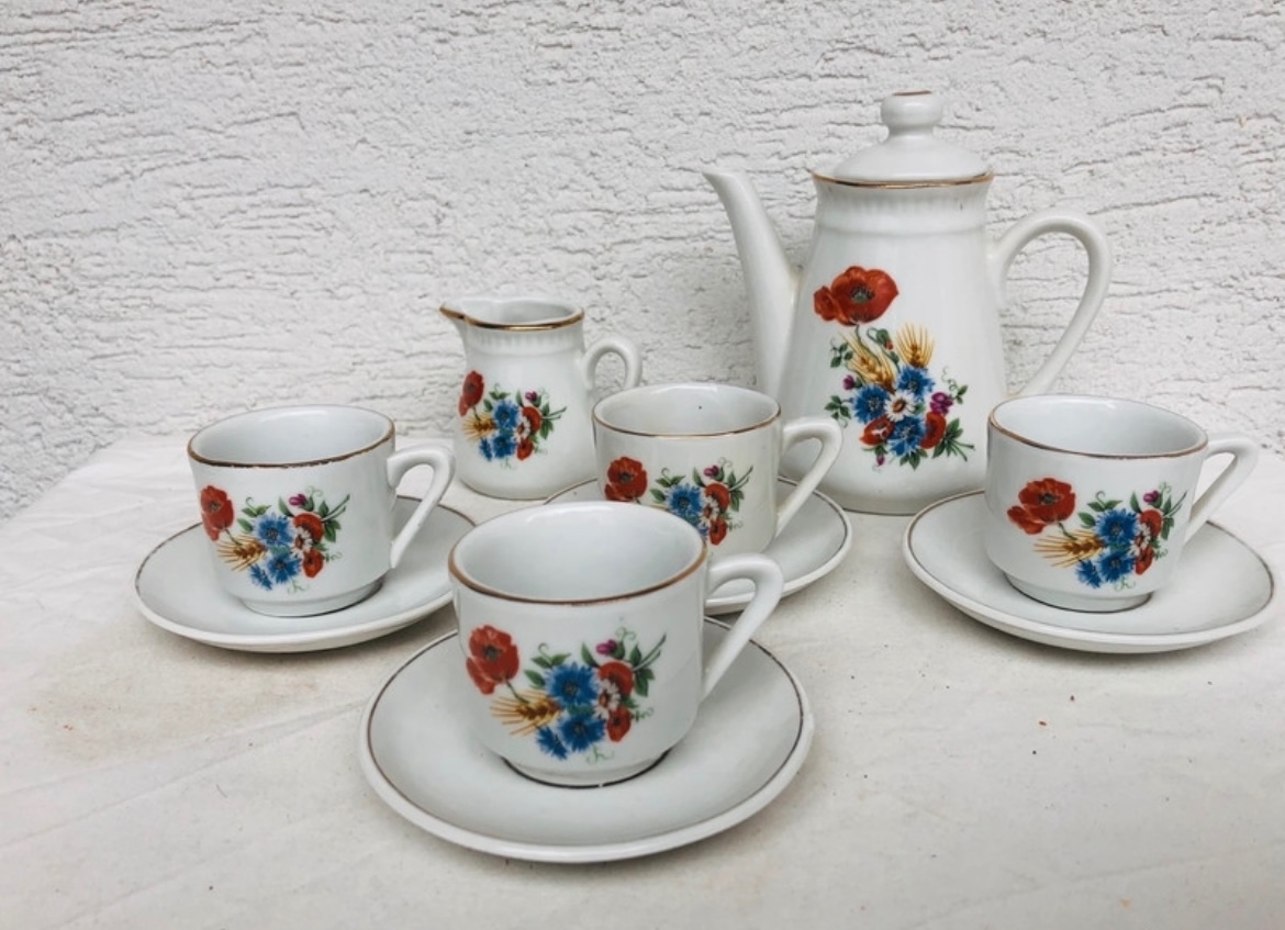 Porcelanova sada vintage stara salky a cajnik pre babiky