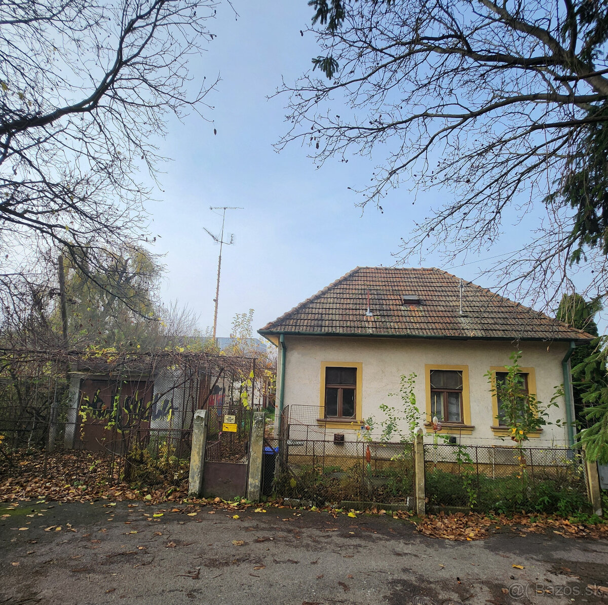 VÝBORNÁ  PONUKA-rod.dom Nitra-Čermáň na 7,35á pozemku