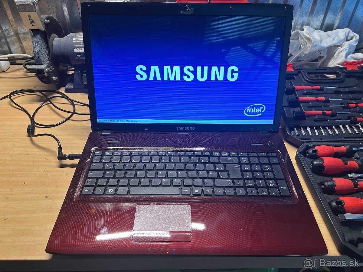 Notebooky na diely-dokončenie,všetko spolu,2 krabice