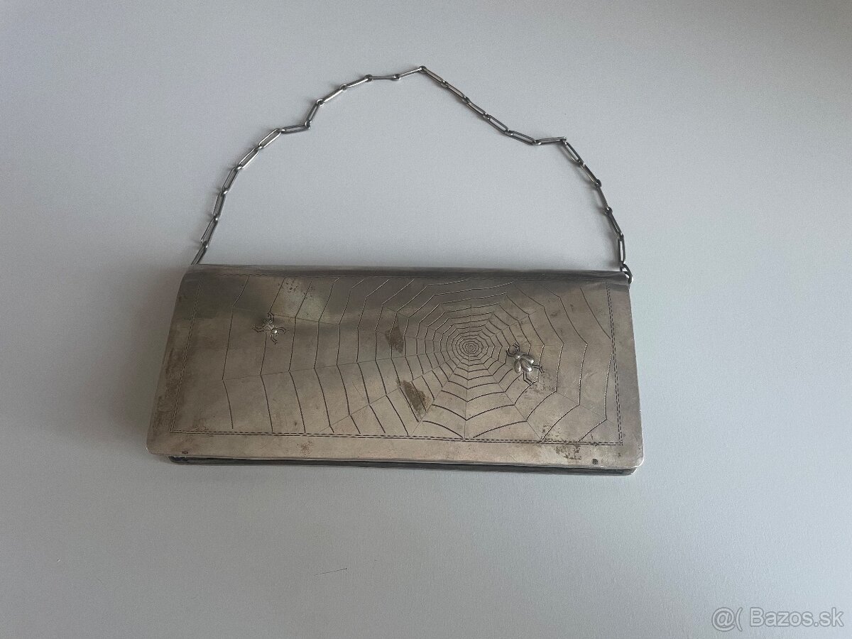 Jedinečná strieborná clutch‑kabelka z 1910 (18 × 8,5 × 2 cm,