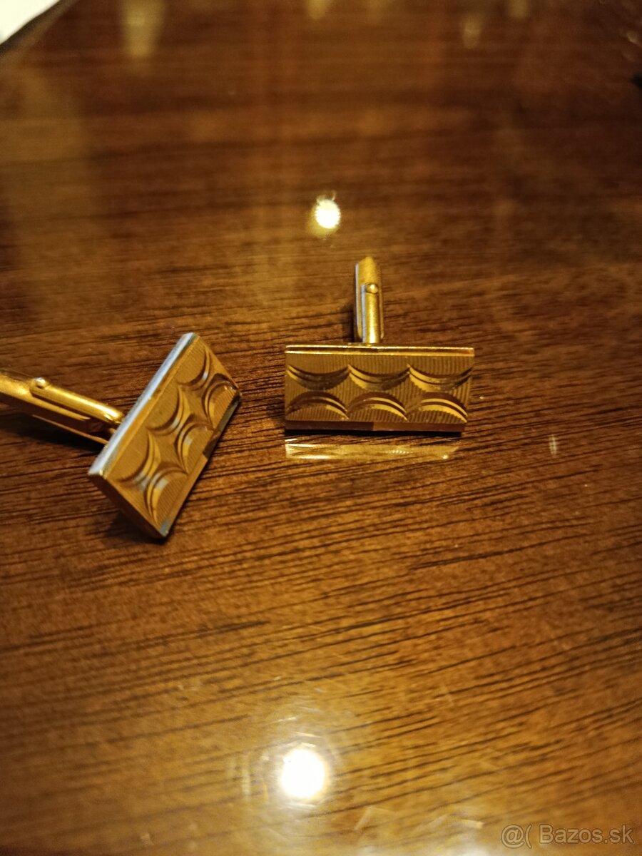 Manžetové gombíky