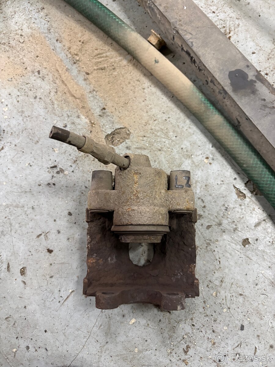 Predám zadné strmene na BMW e46