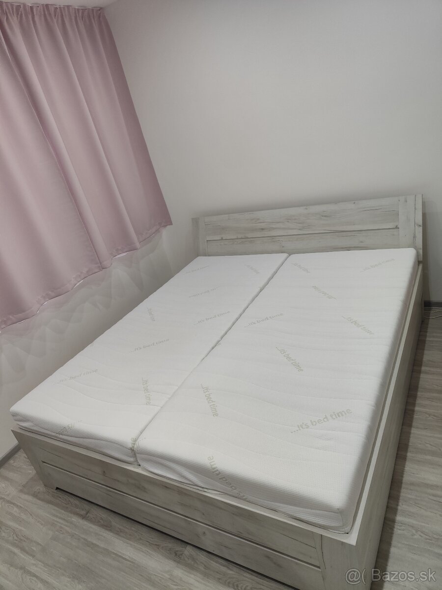 Manželská posteľ 180x200
