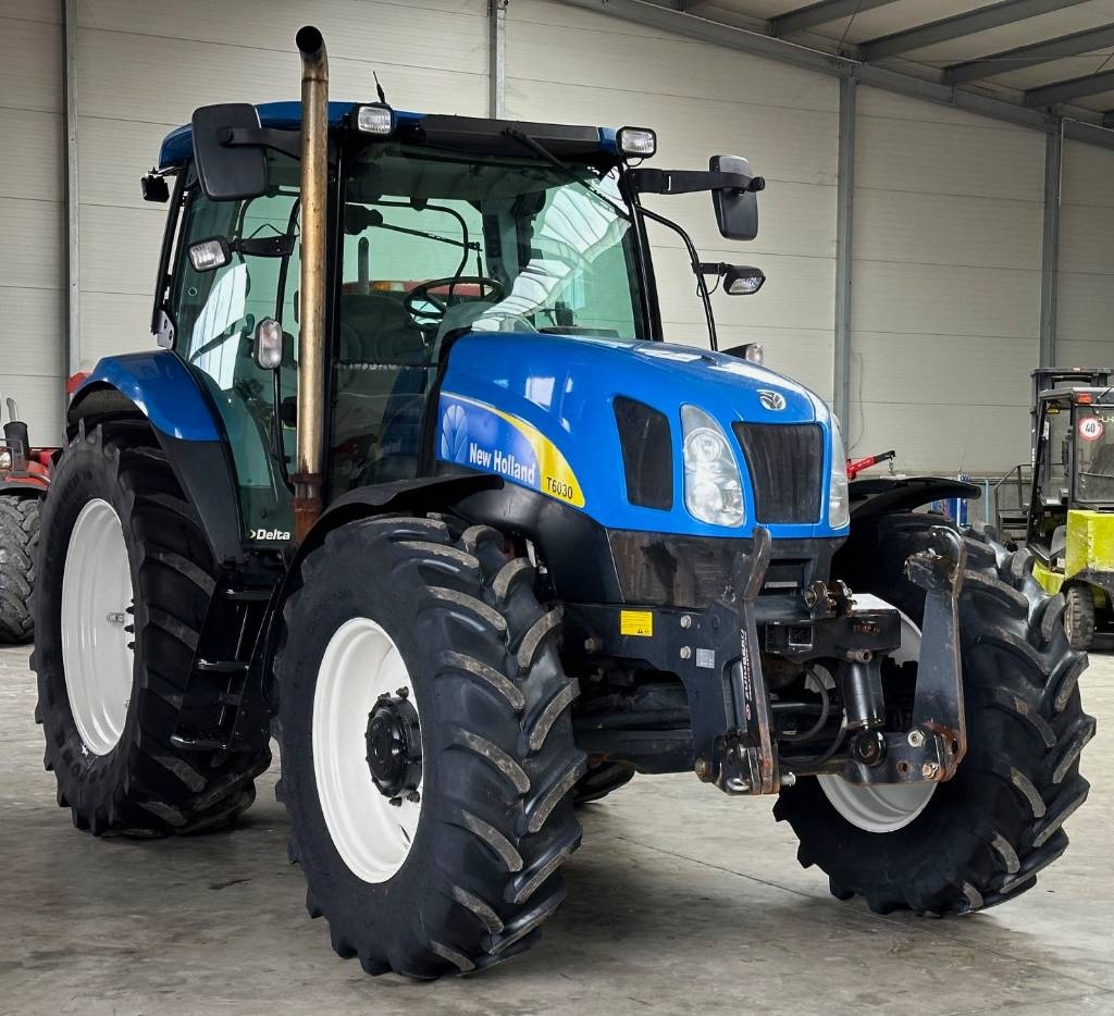 New Holland T 6030