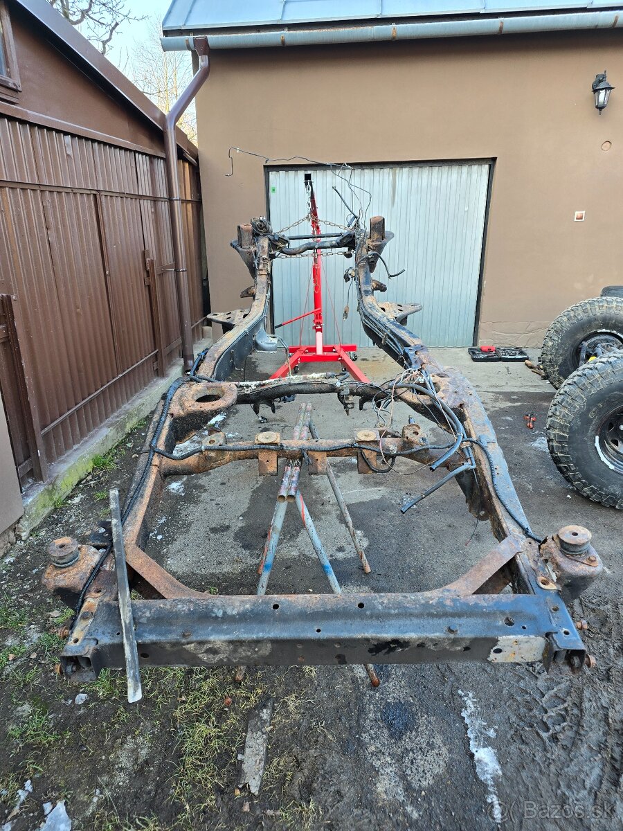 Nissan Patrol Y61 nosný rám (šasy)