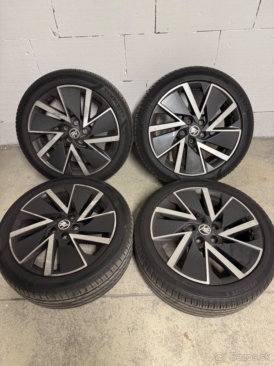 225/45r18