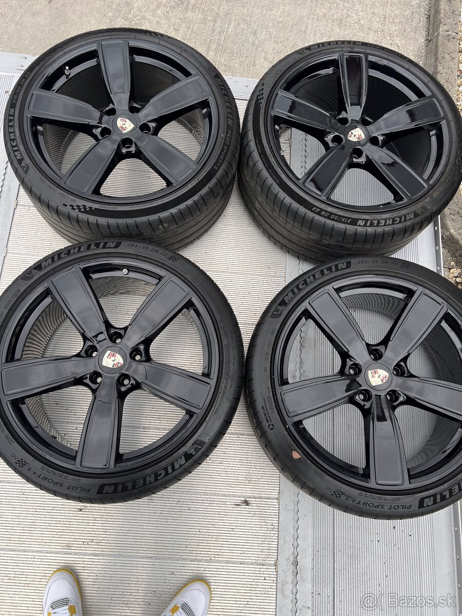 Porsche Cayenne R22 Michelin 4S
