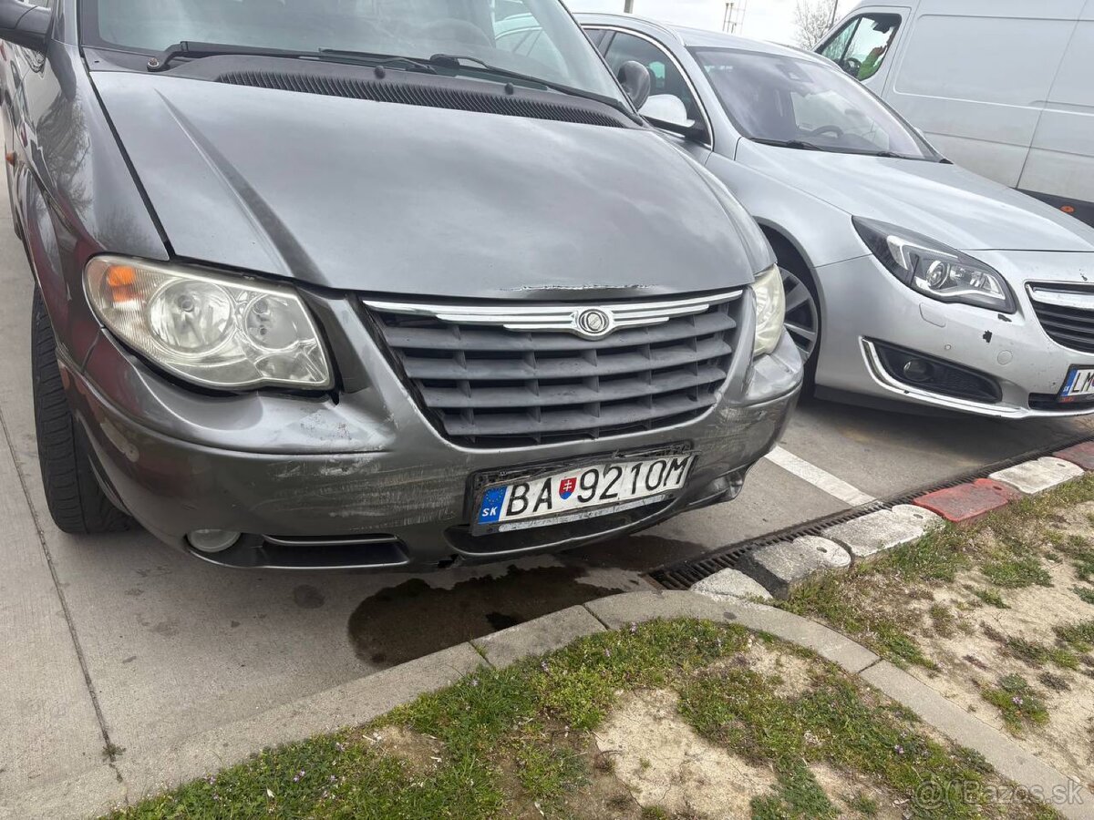 Chrysler voyager 2.8 , nafta , havarovaný