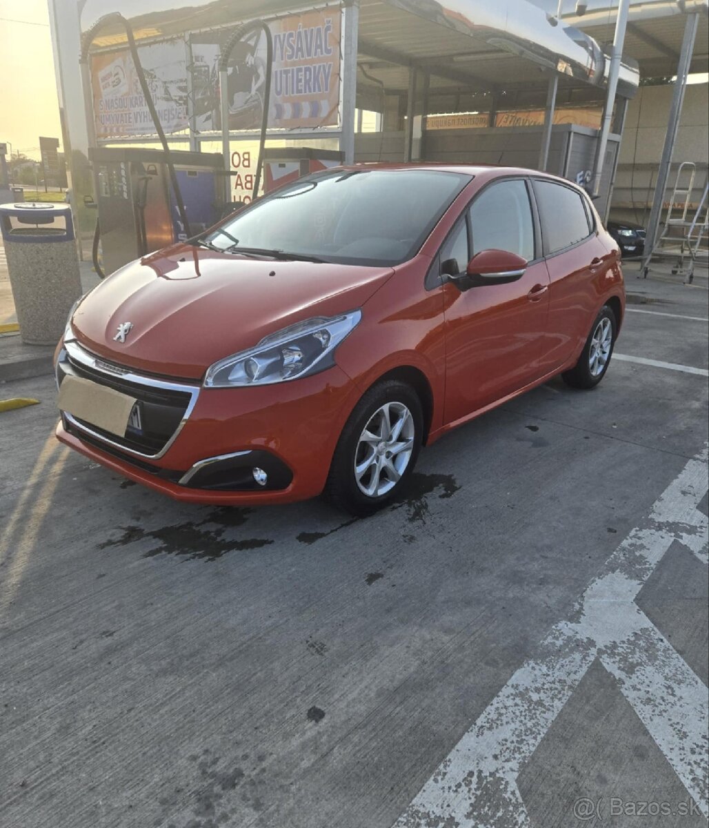 Predám Peugeot 208 1.2 l 44000.km