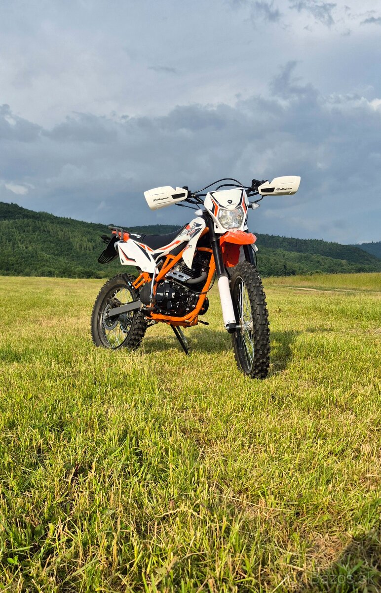 Mikilon defender 250rr
