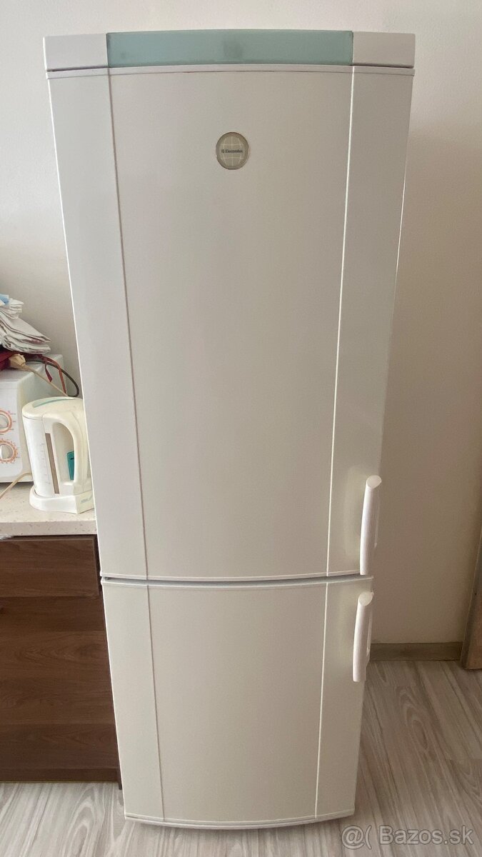 Chladnička s mrazničkou ELECTROLUX