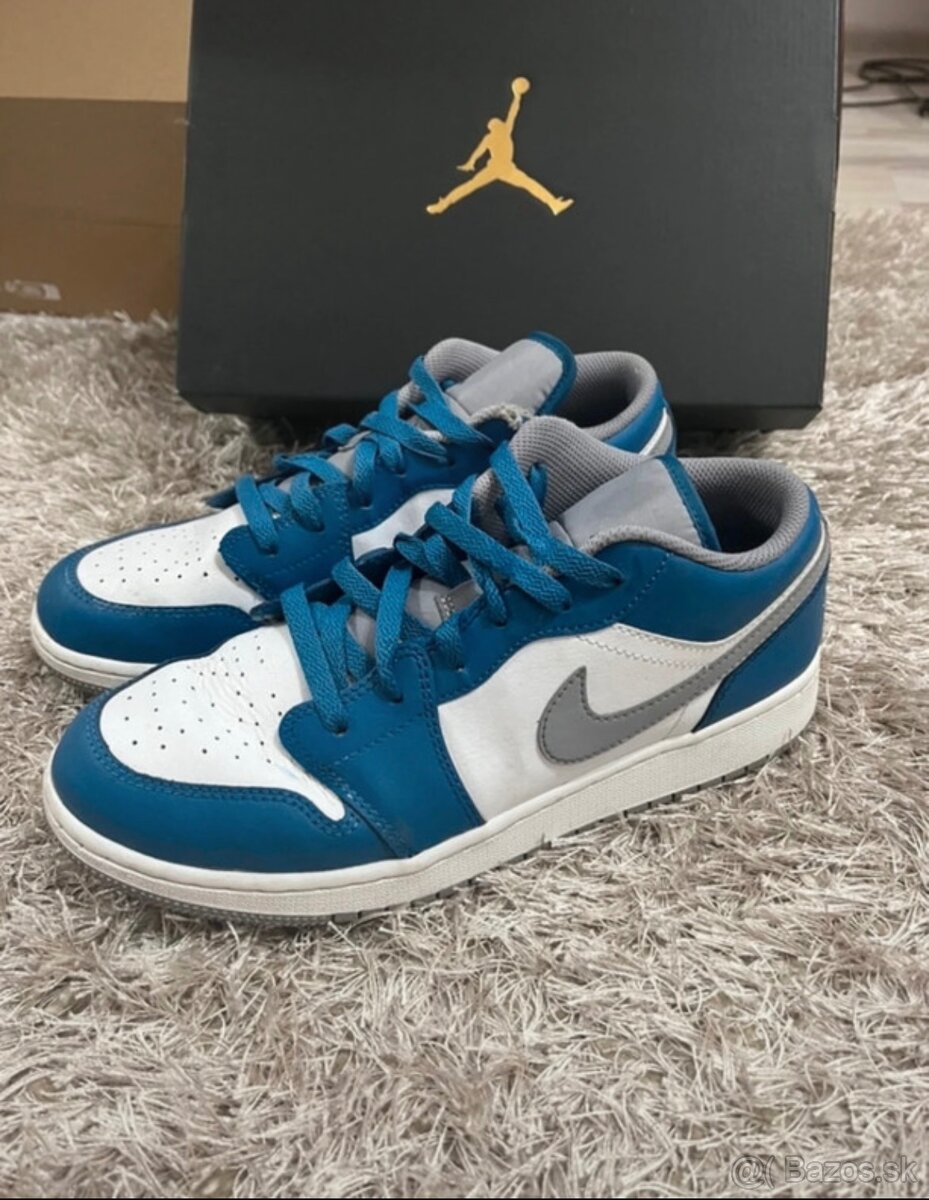 Air Jordan 1 low