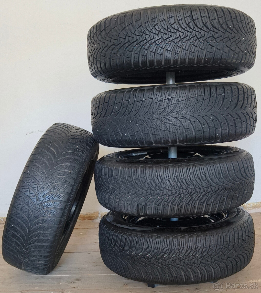 Kompletná zimná sada pneumatík Goodyear s diskami (5 ks)