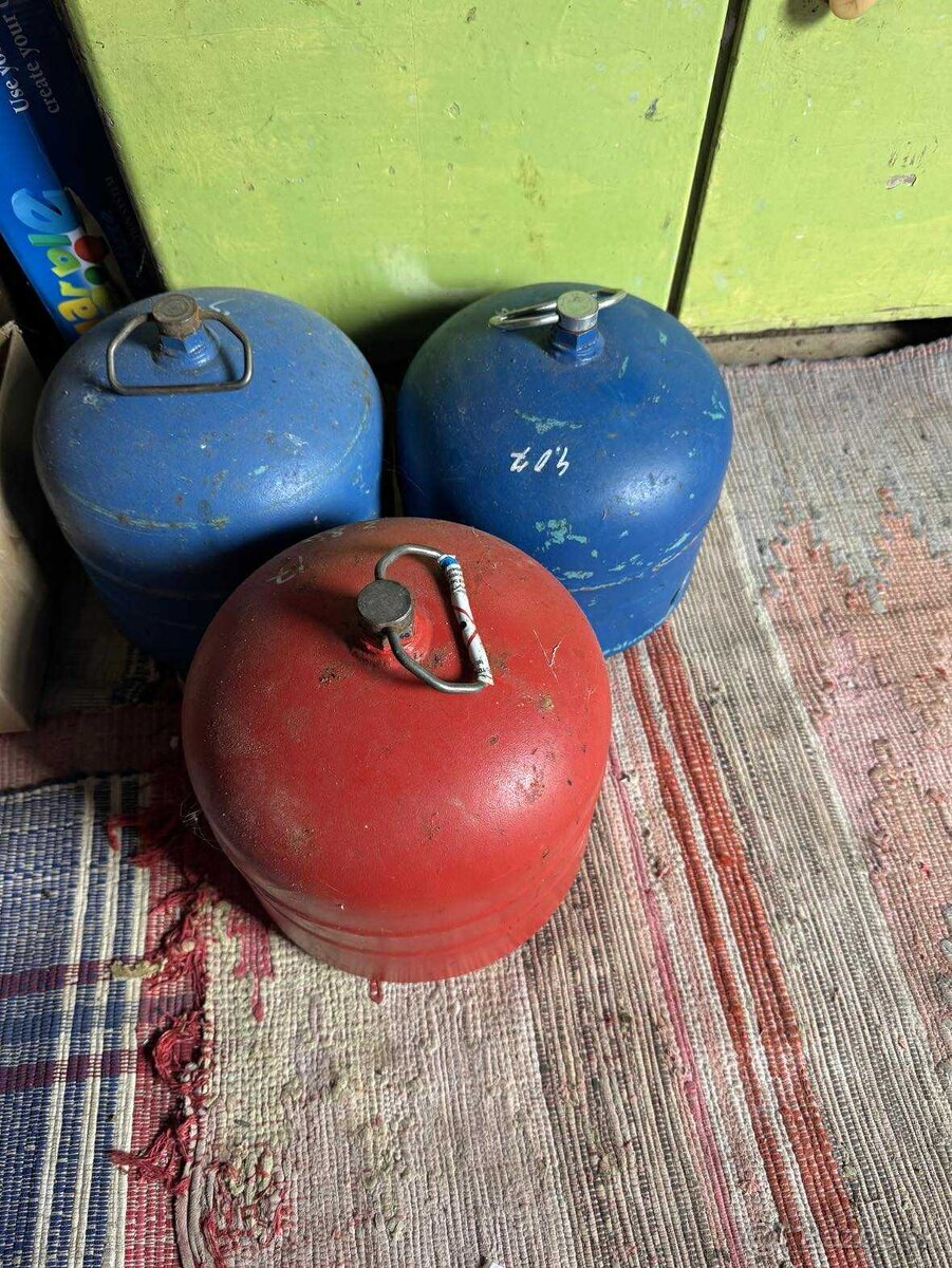 Plynové flaša 2 kg  15 €/kus