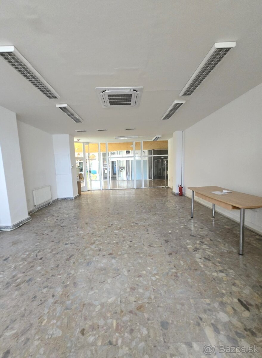 Prenájom - Obchodné priestory 70 m2 - Petržalka - BA V