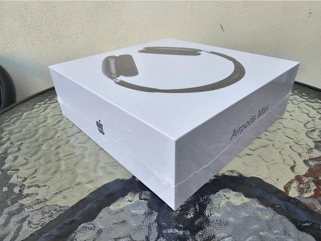 AirPods MAX