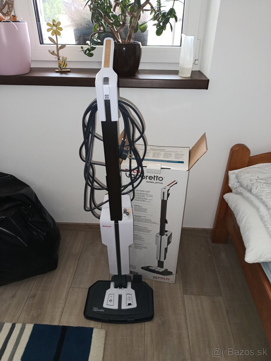 Parný čistič na podlahy do domácnosti