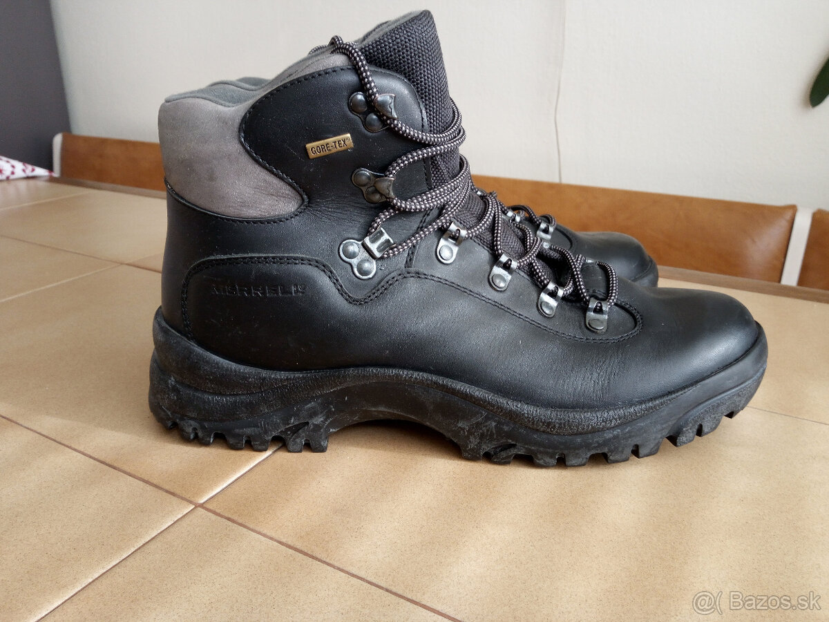 Panska kozena Gore-Texova obuv MERRELL.