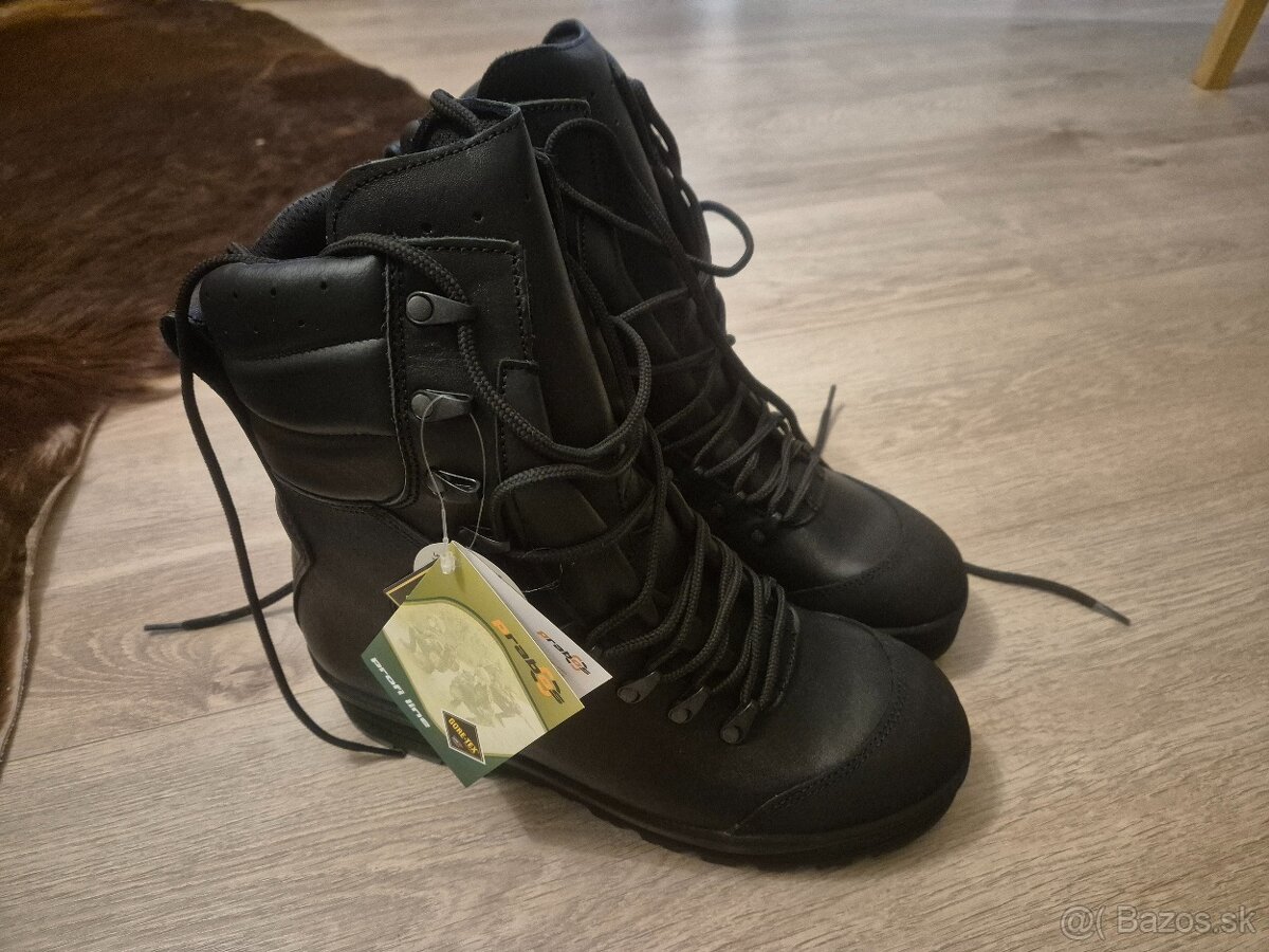 Vojenske zimne kanady 43