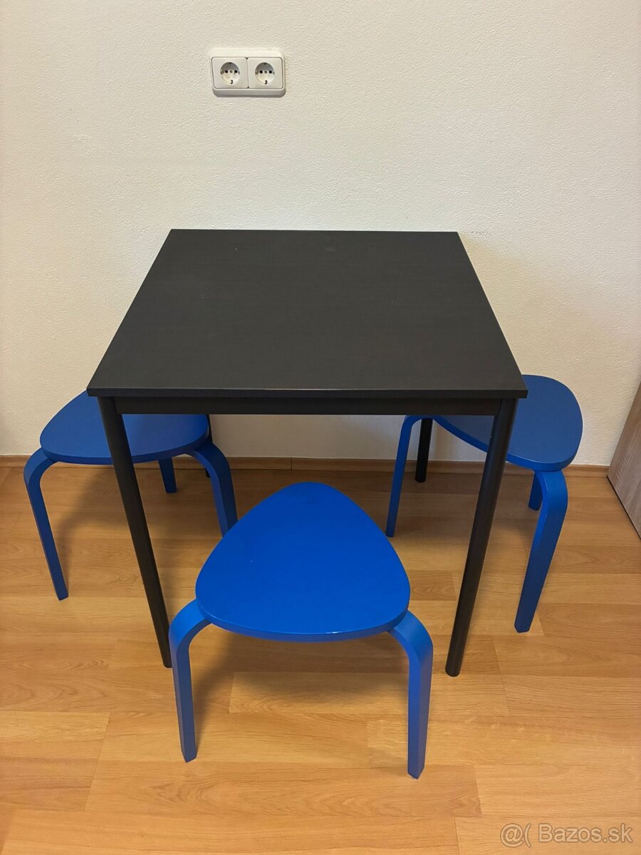Ikea stôl a stoličky