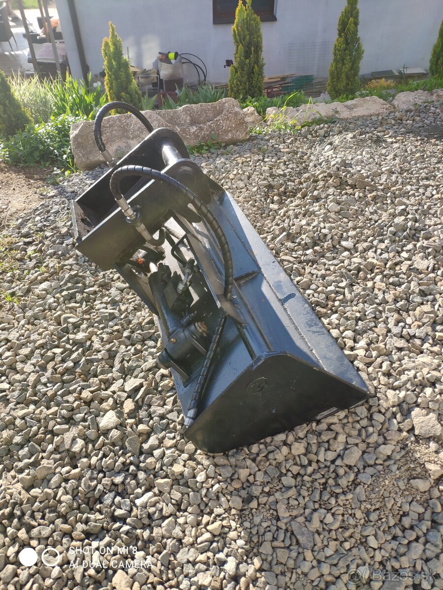 Hydraulická svahovacia lopata