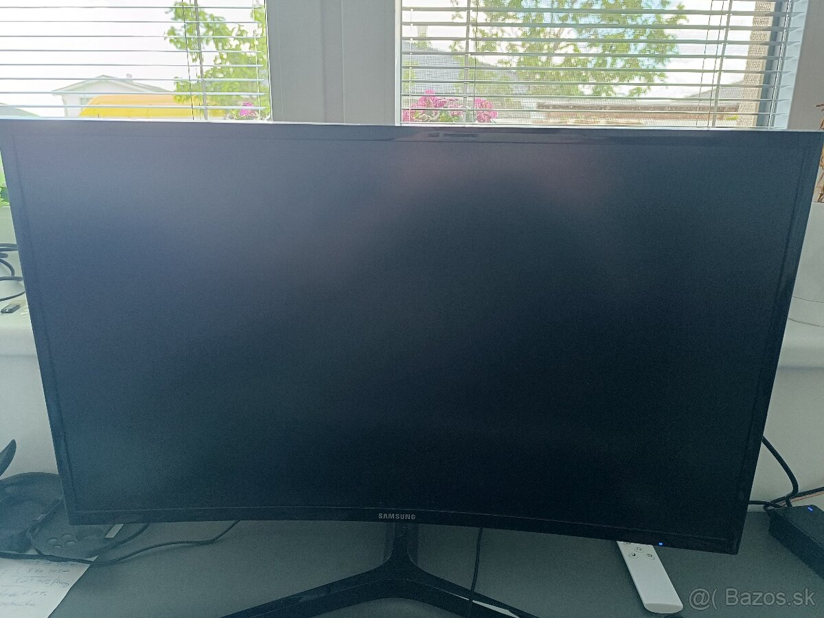 Predám 27" zakrivený monitor Samsung C27F396