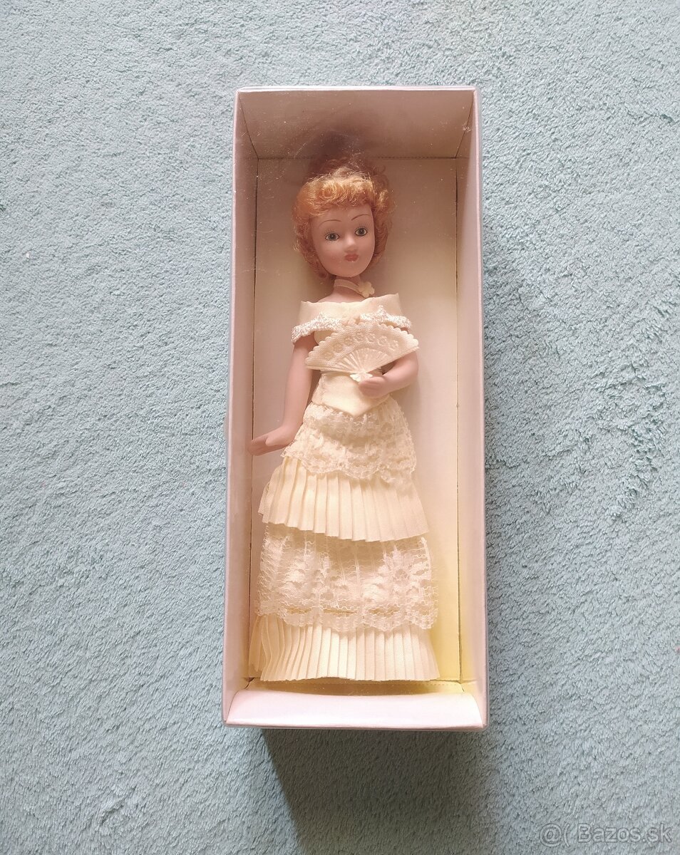 Porcelánová bábika 1