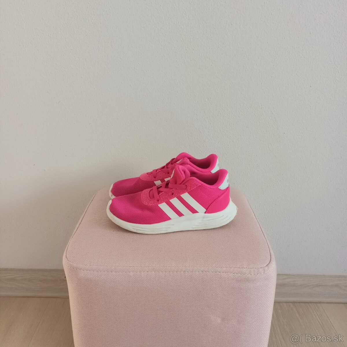 Tenisky ADIDAS v.26,5