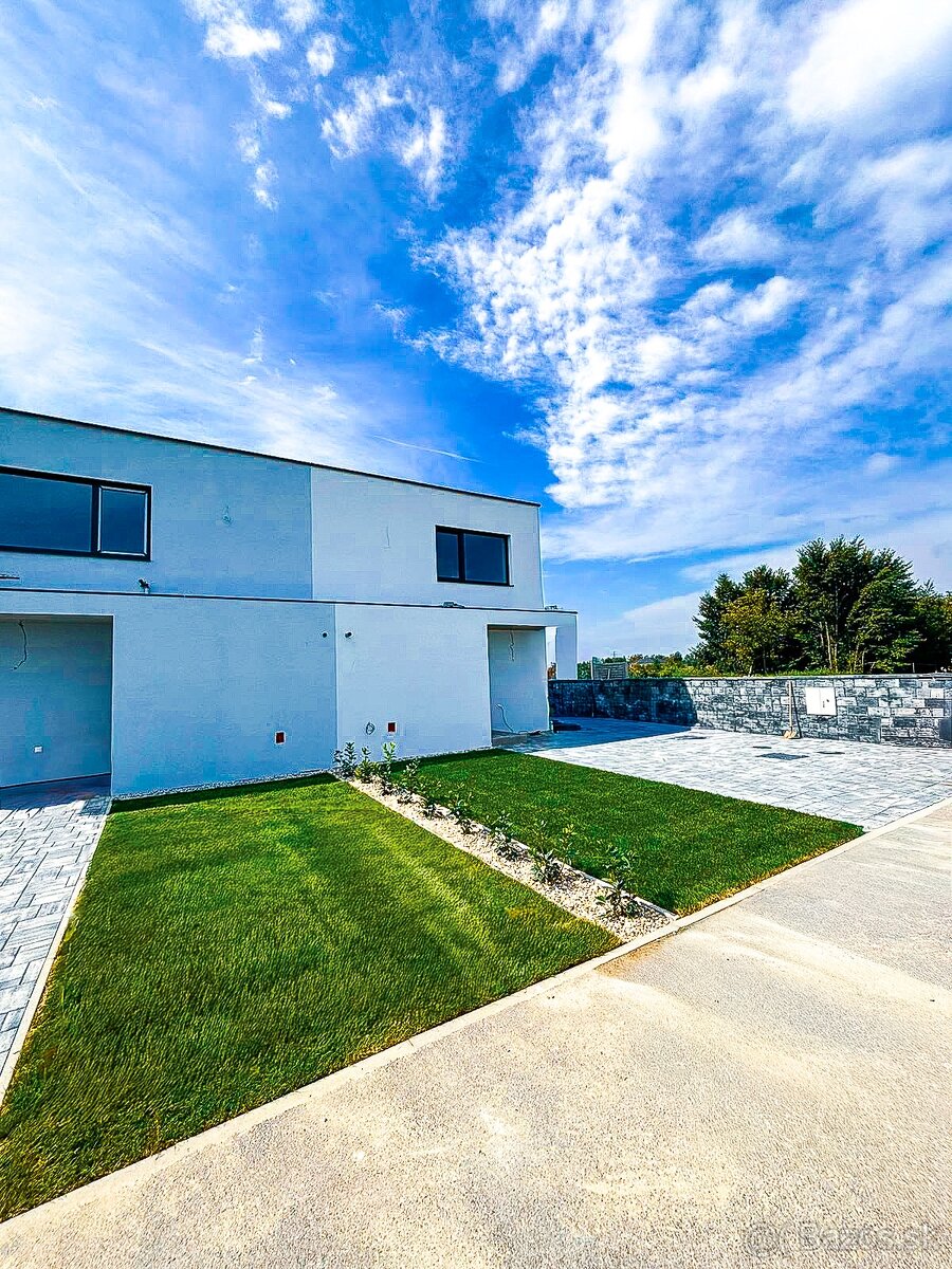 Hľadáme si suseda do dvojdomu v Báči