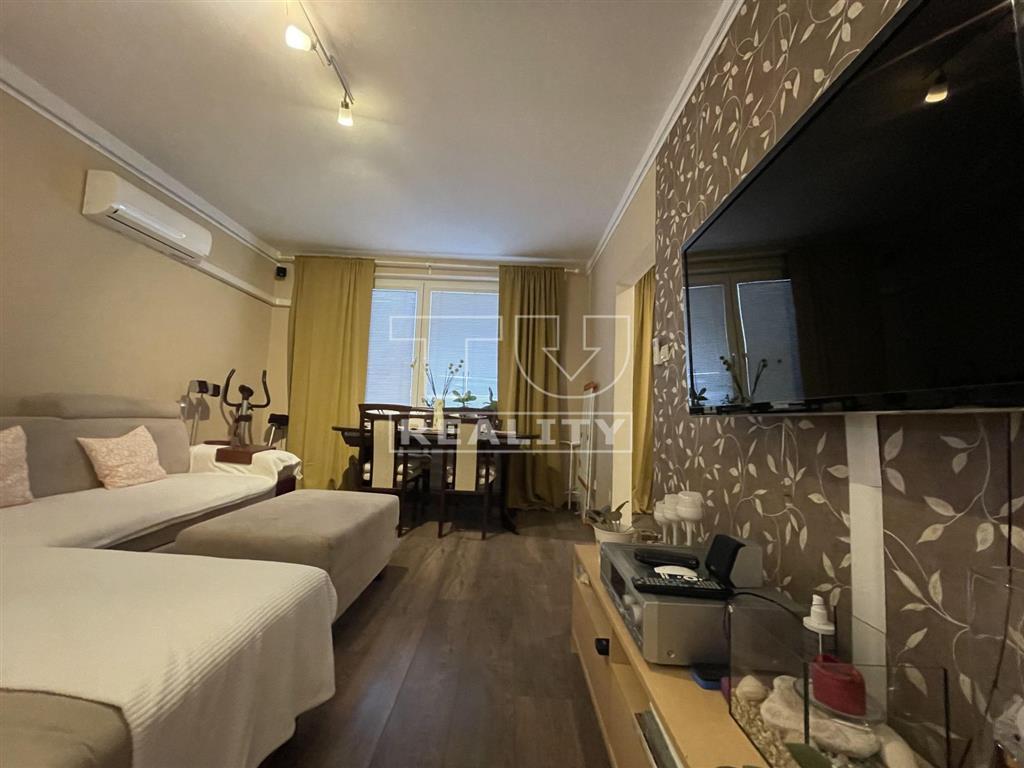 Na predaj kompletne rekonštruovaný 3-izbový byt 72 m2 v...