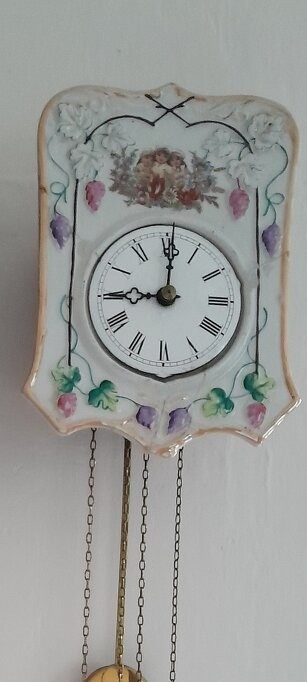 predám porcelánové hodiny